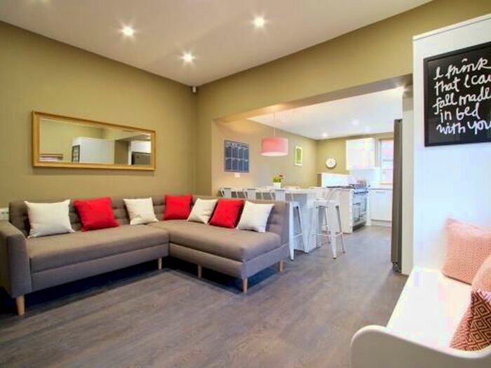 7 Bedroom Terraced House To Rent In Hessle View, Leeds, LS6