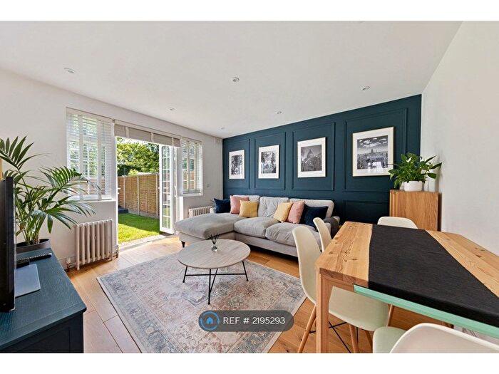 2 Bedroom Flat To Rent In Glenhurst Road, London, N12