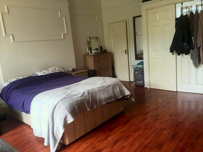 Studio To Rent In Manstone Road, Kilburn, NW2