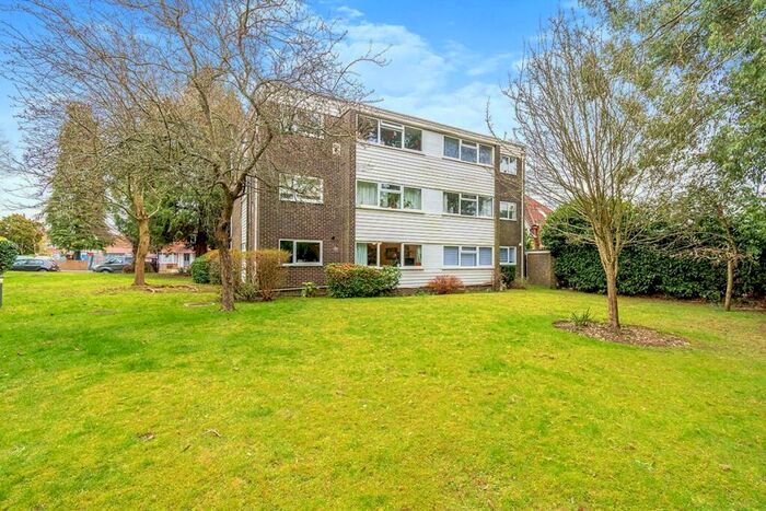 2 Bedroom Flat To Rent In Glen Eyre Road, Southampton, Hampshire, SO16