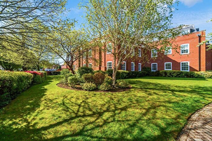3 Bedroom Flat For Sale In The Tracery, Banstead, SM7