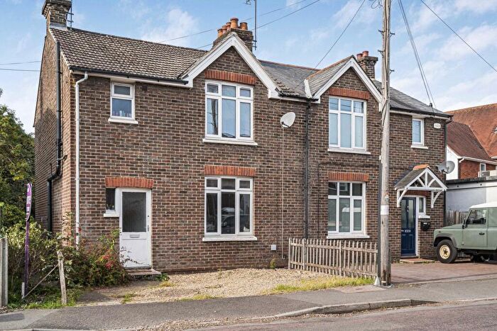 3 Bedroom Semi Detached House For Sale In Edward Road, Farnham, Surrey, GU9