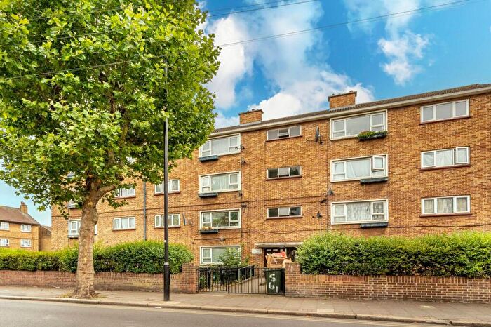 2 Bedroom Flat For Sale In Katherine Road, Forest Gate, London, E7