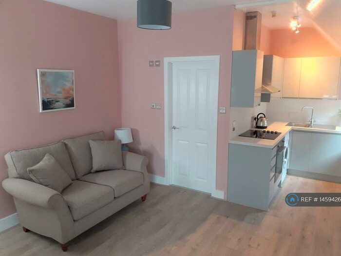 1 Bedroom Flat To Rent In Meads Street, Eastbourne, BN20