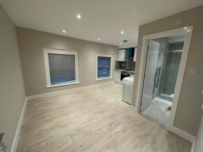 1 Bedroom Studio To Rent In College Court, Hayle Road, Maidstone ME15