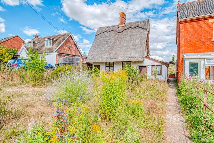 2 Bedroom Cottage For Sale In Lion Road, Palgrave, IP22