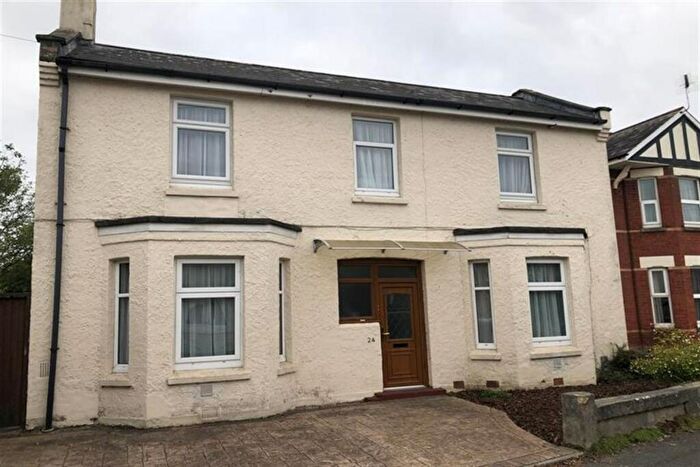 6 Bedroom House To Rent In Bedroom Detached House In Bournemouth, BH9