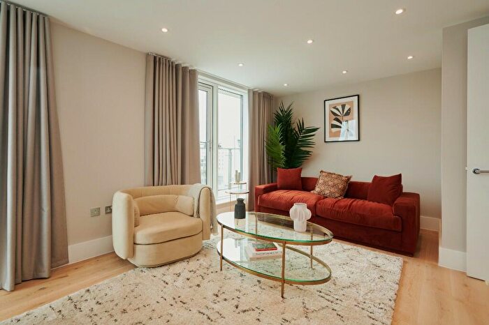 2 Bedroom Apartment To Rent In Flat, Baker Street, London, NW1