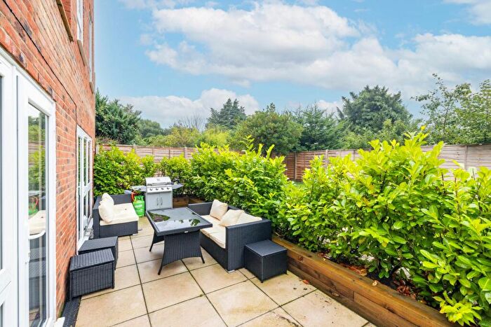 2 Bedroom Apartment For Sale In Fairdene Road, Coulsdon, CR5