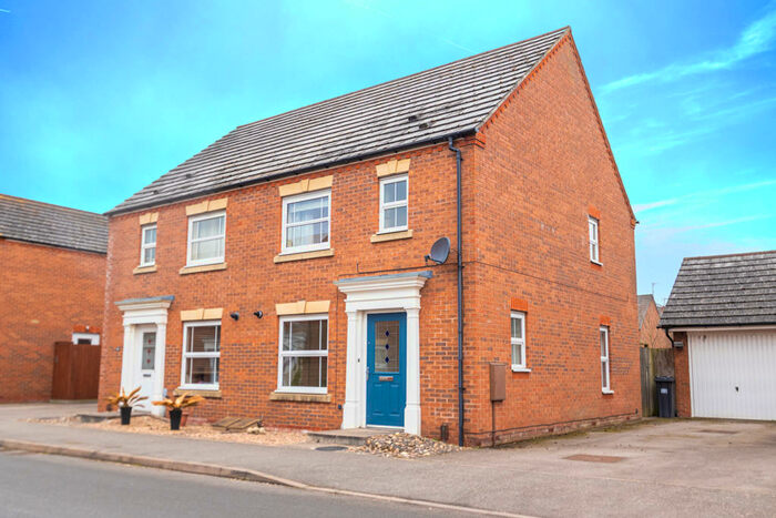 3 Bedroom Semi-Detached House To Rent In Bremridge Close, Barford, Warwick, CV35