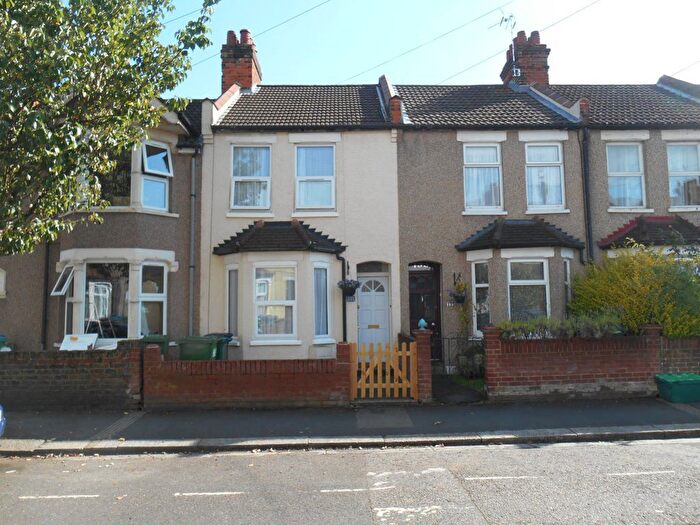 2 Bedroom Terraced House To Rent In Princes Avenue, Watford, WD18