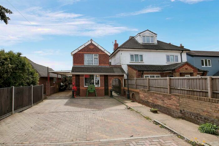 3 Bedroom Detached House For Sale In Kings Dyke, Whittlesey, Peterborough, PE7