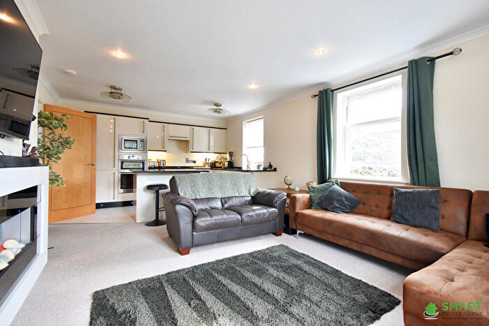 2 Bedroom Apartment For Sale In Isleworth Road, Exeter, EX4