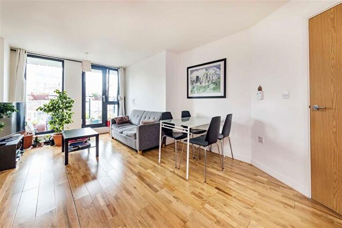 1 Bedroom Flat To Rent In Southwark Bridge Road, London, SE1