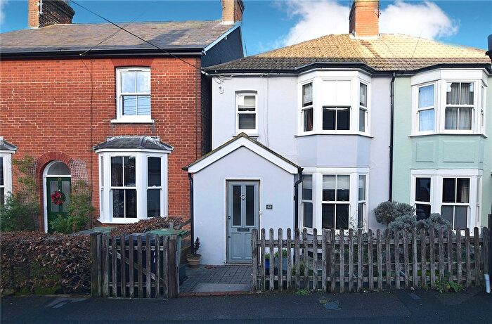 3 Bedroom Semi Detached House For Sale In Tower Street, Alton, Hampshire, GU34