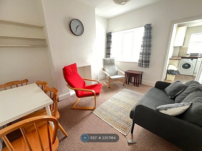 4 Bedroom Terraced House To Rent In Codrington Street, Exeter, EX1