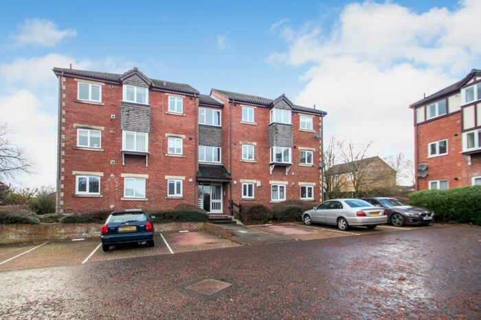 2 Bedroom Ground Flat To Rent In Allingham Court, High Heaton, Newcastle Upon Tyne, NE7