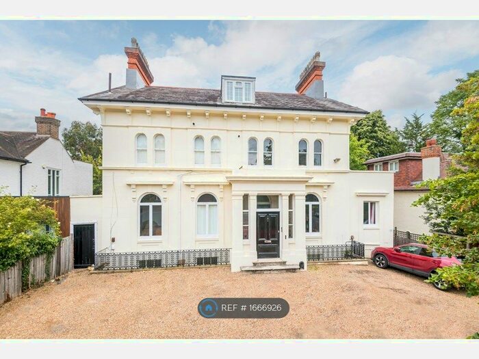 3 Bedroom Flat To Rent In Lawrie Park Gardens, London, SE26