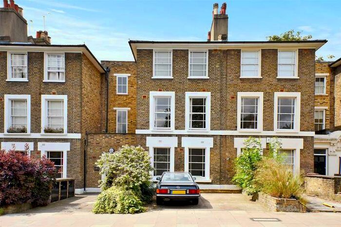 2 Bedroom Flat To Rent In Navarino Road, Hackney, London, E8