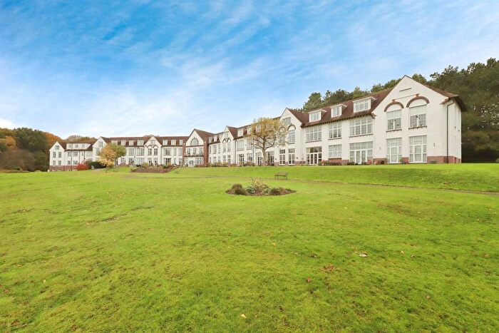 2 Bedroom Flat For Sale In Farley Lane, Romsley, Halesowen, B62