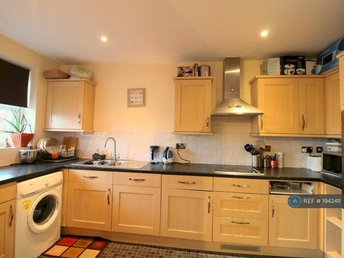 2 Bedroom Flat To Rent In Stanley Road, Harrow, HA2