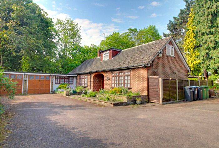 4 Bedroom Bungalow For Sale In Turkey Street, Forty Hill, Middlesex, EN1