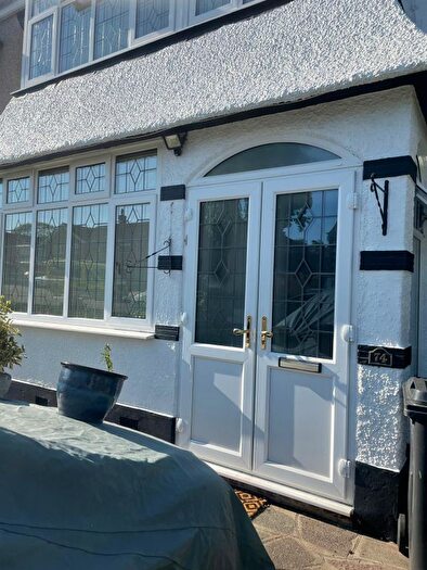 3 Bedroom Terraced House To Rent In Aragon Drive, Ilford, IG6