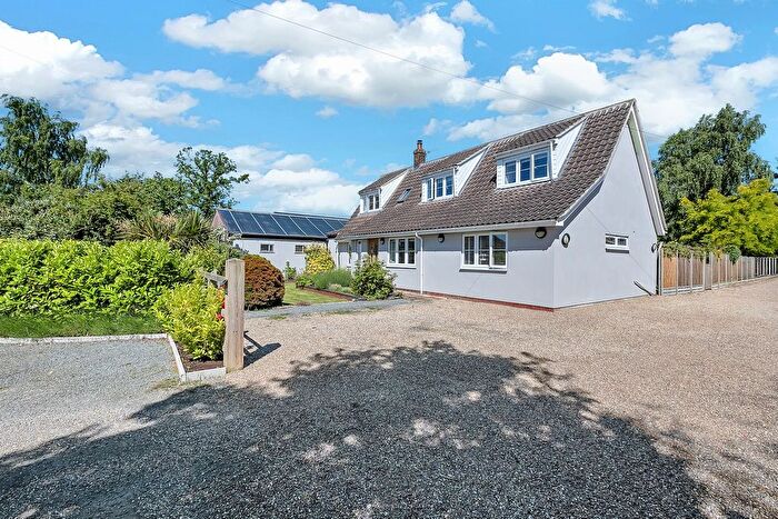 4 Bedroom Detached House For Sale In Harlingwood Lane, Old Buckenham, Attleborough, NR17