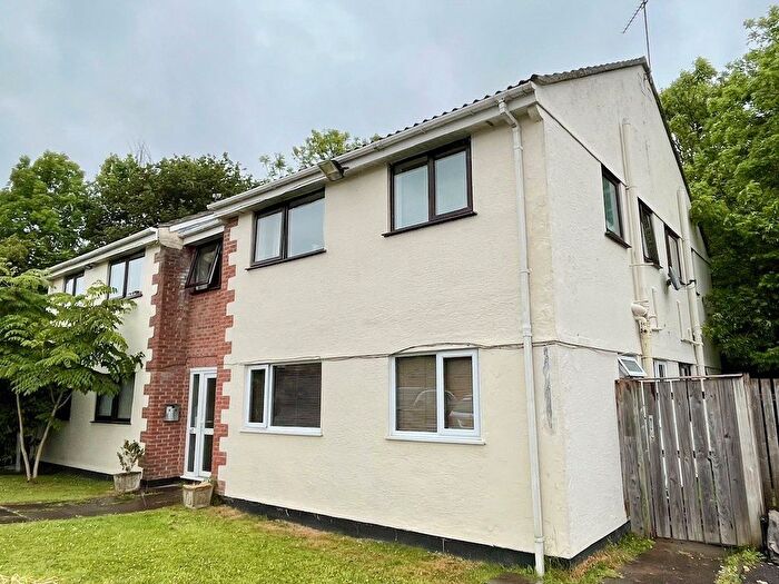 1 Bedroom Flat To Rent In Bubwith Close, Chard, Somerset, TA20