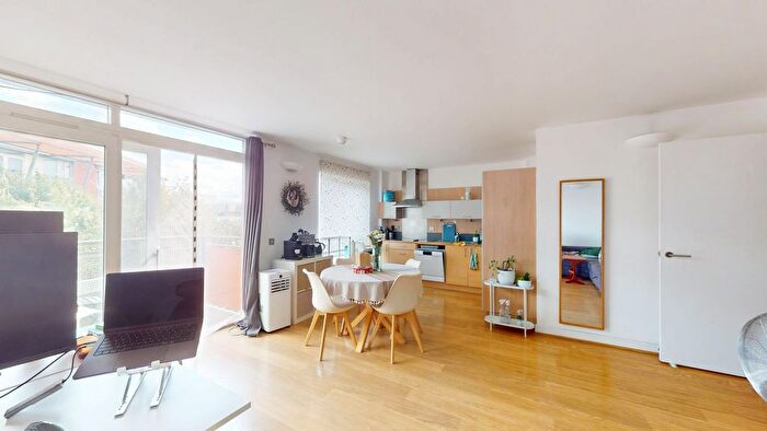 1 Bedroom Flat For Sale In Greenroof Way, London, SE10