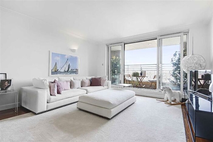 3 Bedroom Flat To Rent In Cromwell Road, South Kensington, SW7