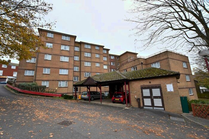 1 Bedroom Flat To Rent In Warren Way, Woodingdean BN2