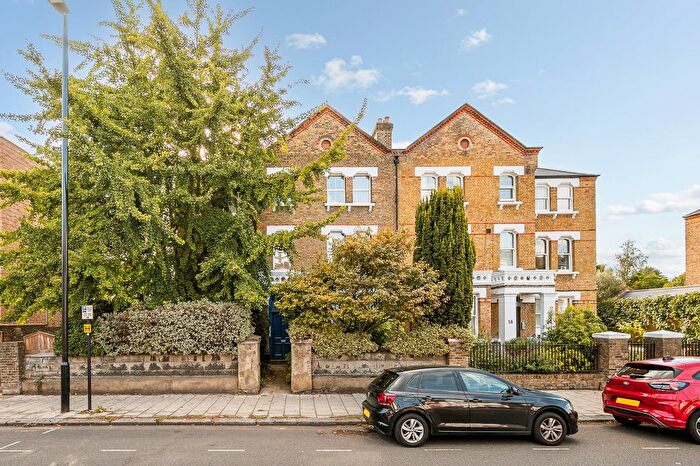 1 Bedroom Flat To Rent In Chiswick Lane, Chiswick, London, W4