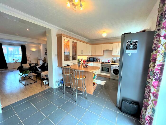 3 Bedroom Property To Rent In Hawthorn Road, Exeter, EX2