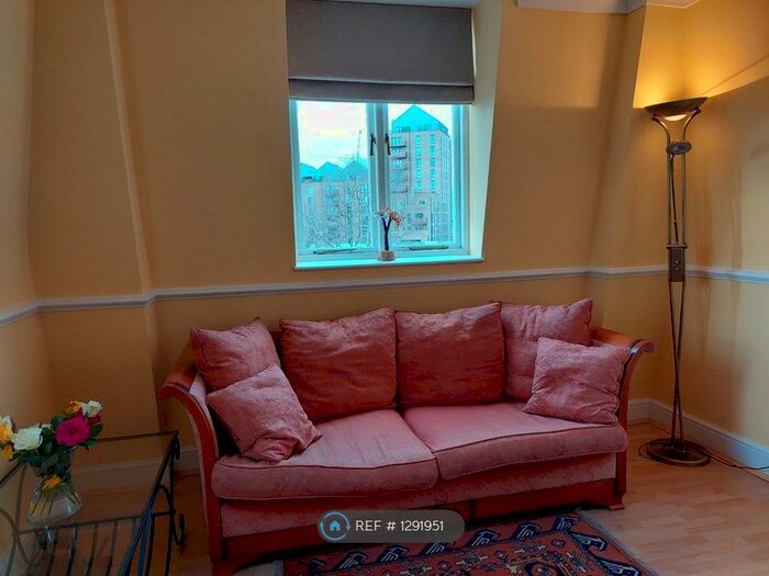 2 Bedroom Flat To Rent In Dartmouth House, London SE10