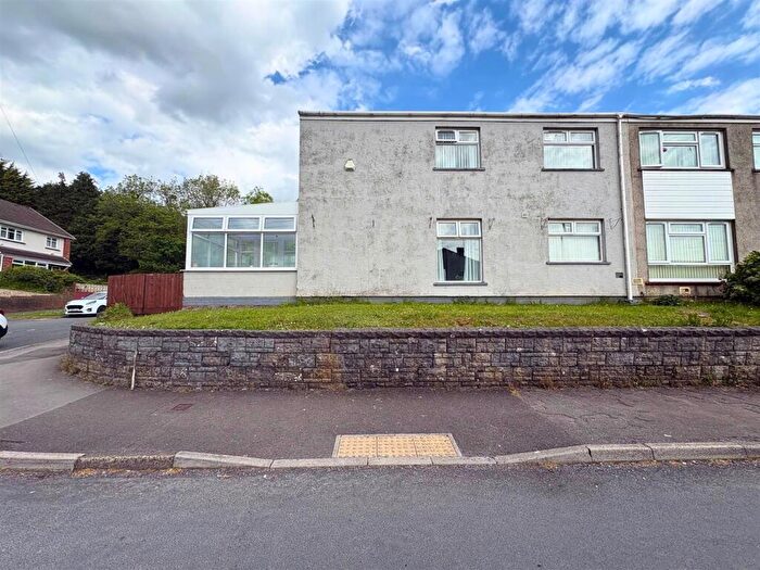 3 Bedroom End Of Terrace House For Sale In Maes-Y-Felin, Bridgend, CF31
