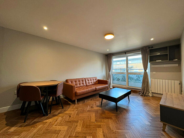 2 Bedroom Apartment To Rent In Cline Road, Bounds Green, North London, N11