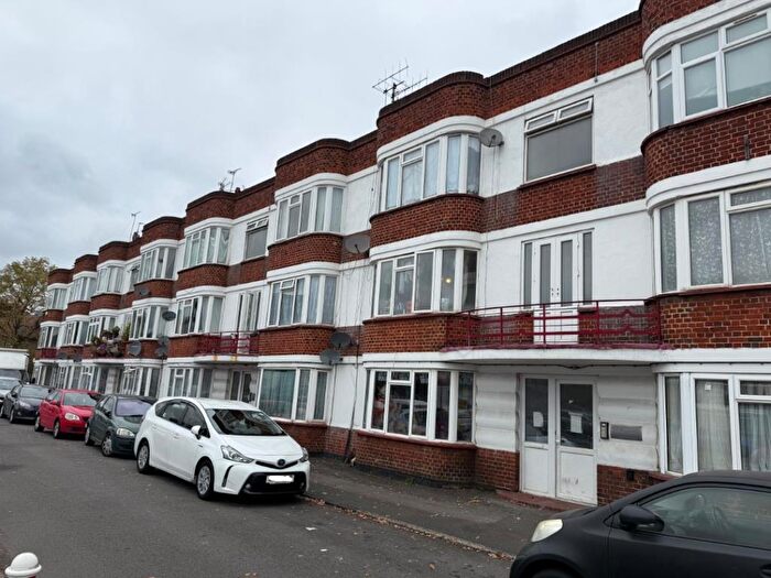 2 Bedroom Flat For Sale In Slough, SL1