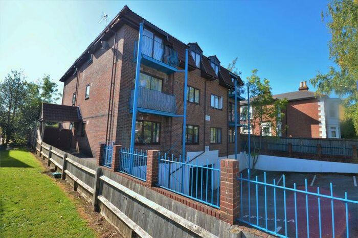 1 Bedroom Flat To Rent In Roberts Road, Southampton, SO15