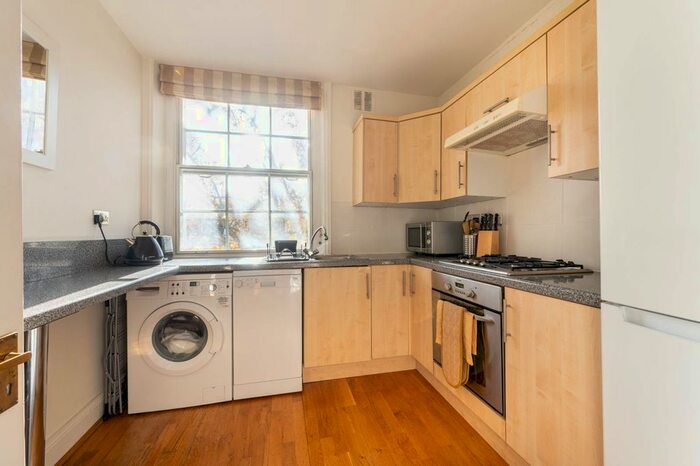 3 Bedroom Flat To Rent In Holland Park Avenue, Holland Park, London, W11
