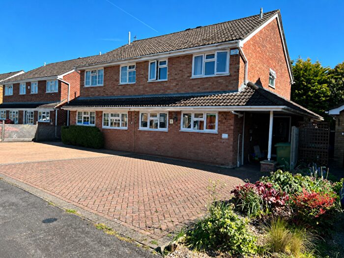 3 Bedroom Semi-Detached House For Sale In Tiverton Road, Basingstoke, Hampshire, RG23