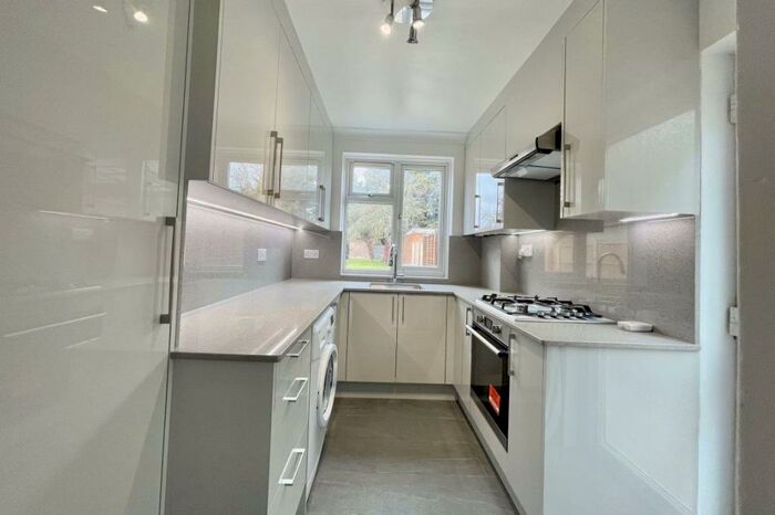 3 Bedroom House To Rent In Shaggy Calf Lane, SL2