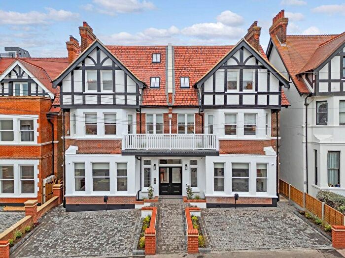 2 Bedroom Apartment To Rent In - Westcliff Avenue, Westcliff-on-Sea, SS0