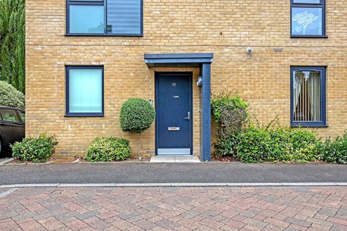 1 Bedroom Flat For Sale In St. Clements Avenue, Harold Wood, RM3