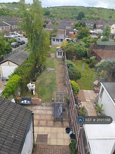 4 Bedroom Terraced House To Rent In Luton Road, Dunstable, LU5