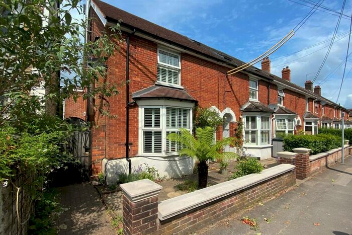 4 Bedroom End Of Terrace House To Rent In Charles Street, Petersfield, GU32