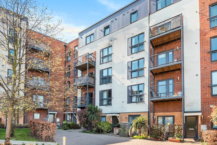 2 Bedroom Flat To Rent In Fairthorn Road, London, SE7