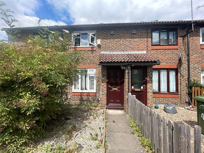 1 Bedroom Terraced House For Sale In Douglas Road, Stanwell, Staines Upon Thames, TW19