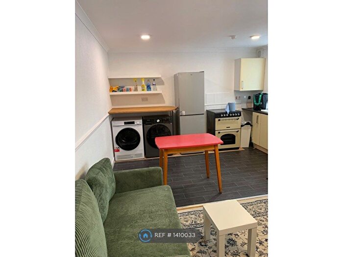 1 Bedroom Flat To Rent In Lewes Close, Grays, RM17
