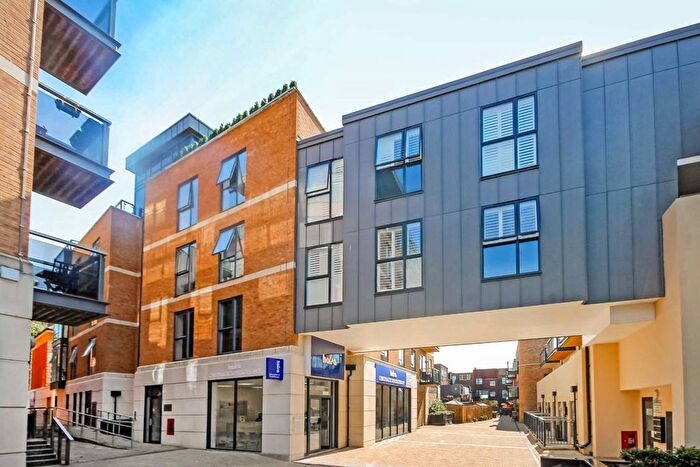 1 Bedroom Flat To Rent In Victoria Road, Surbiton, KT6